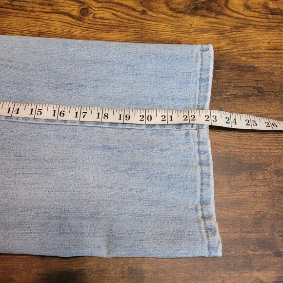 Vanilla Star Jeans Plus Sz 24 Capri Hi Rise Ripped Floral Embroidered Light Wash - Picture 8 of 10